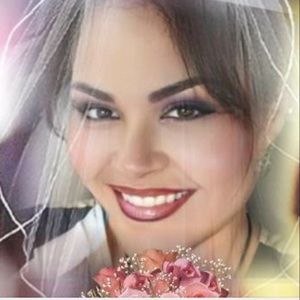 Meet your Posher, Yadira